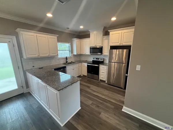 $1,750 | 10748 Cheryl Drive, Denham Springs, LA 70706