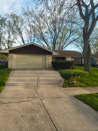 $3,250 | 1355 Blair Lane, Hoffman Estates, IL 60169