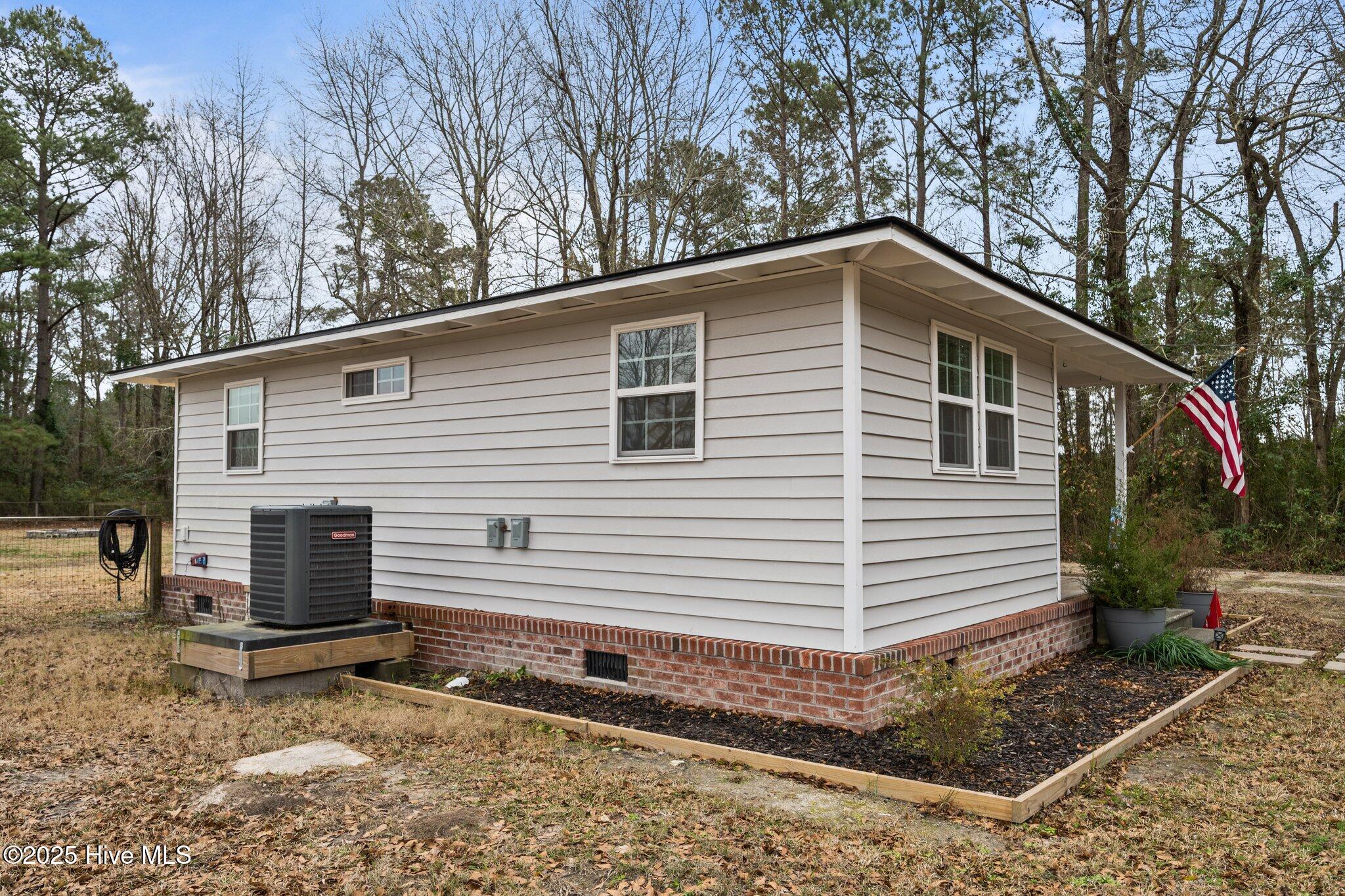 1131 Van Eden Road Watha, NC 28478 - Photo 29 of 37 33-web-or-mls-03