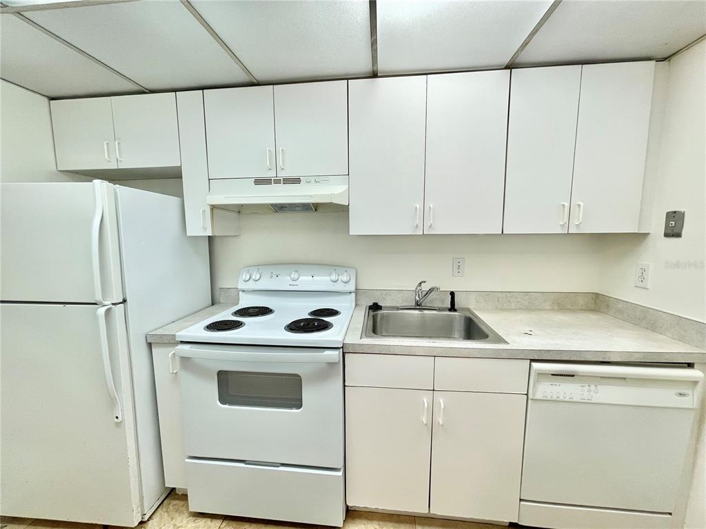 719 Southwest 75th Street, Unit 103 Gainesville, FL 32607 - Photo 3 of 39