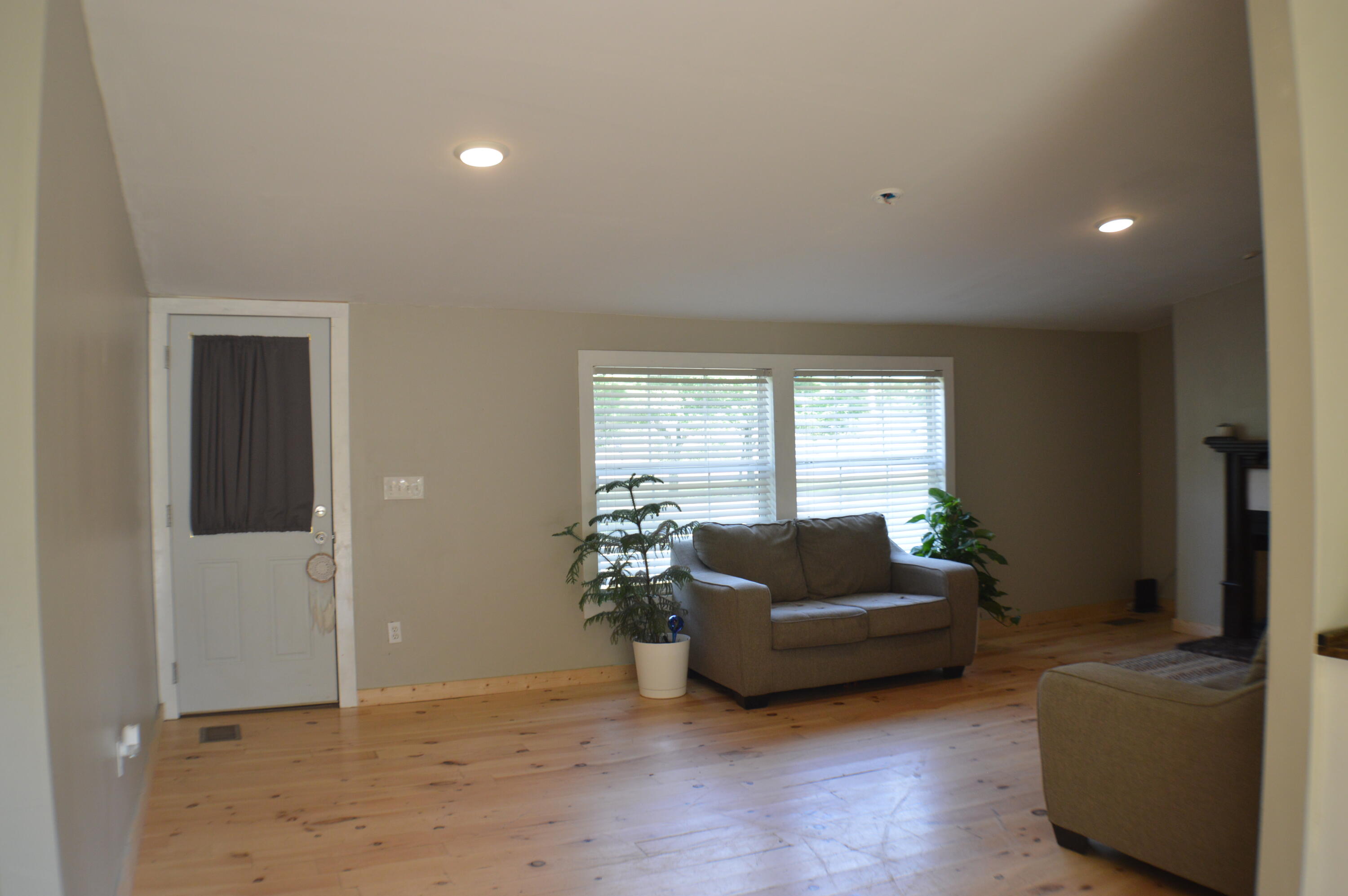 3187 Houston Valley Road Ringgold, GA 30736 - Photo 6 of 40 Living Room