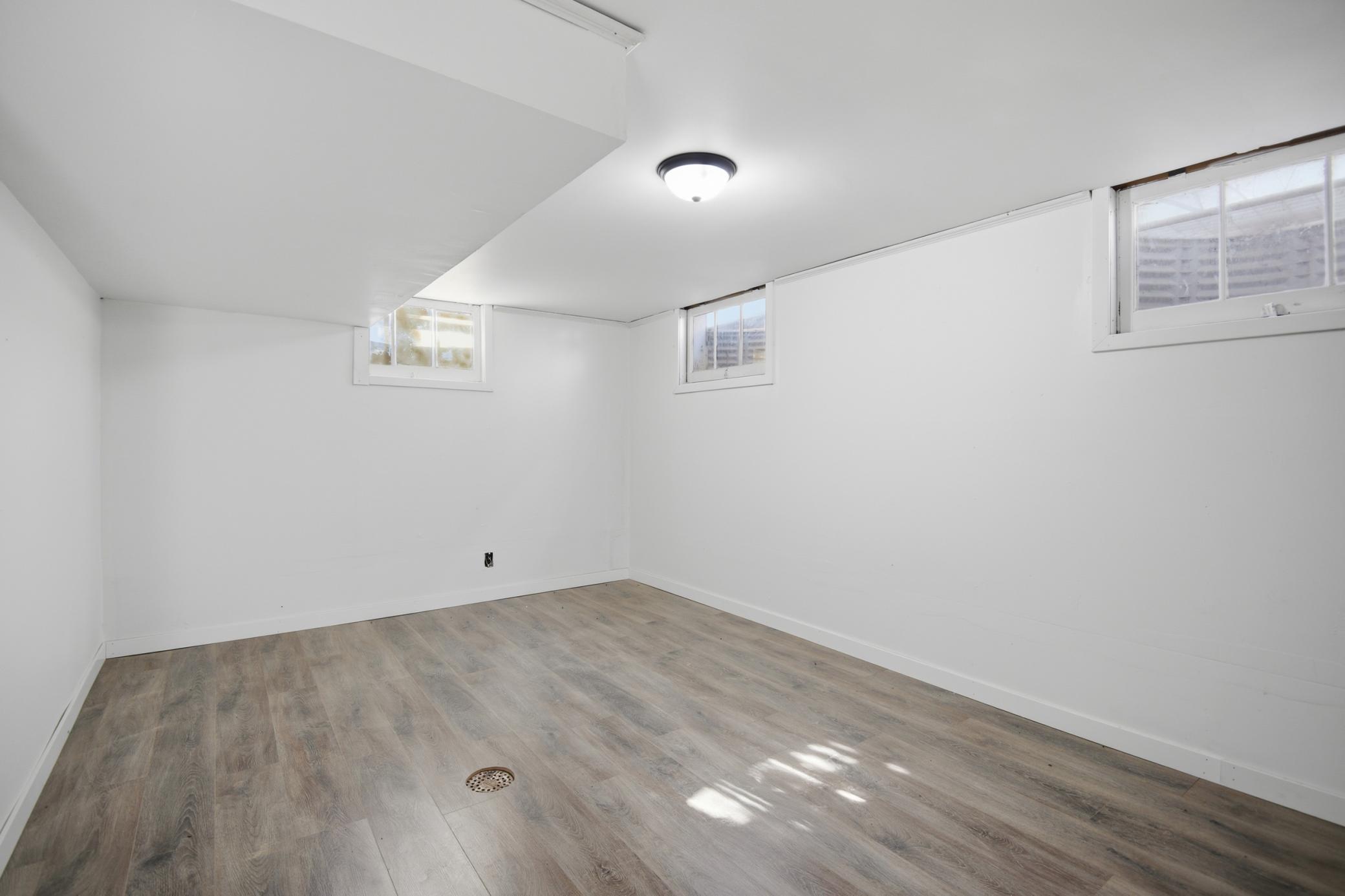 1109 5th Avenue Northwest Austin, MN 55912 - Photo 15 of 22