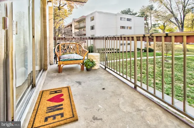 $3,000 | 10320 Westlake Drive, Unit E103, Bethesda, MD 20817