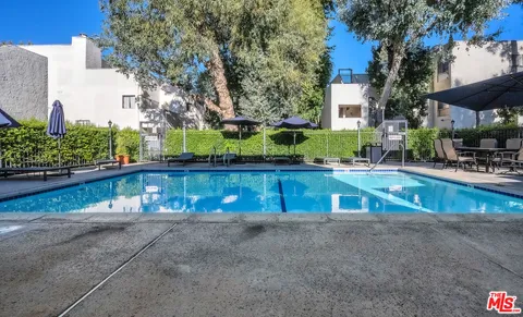 $495,000 | 18411 Hatteras Street, Unit 114, Tarzana, CA 91356