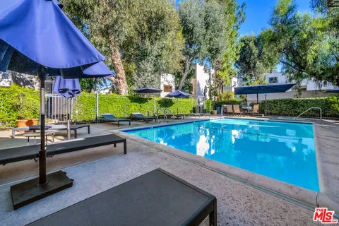 $495,000 | 18411 Hatteras Street, Unit 114, Tarzana, CA 91356