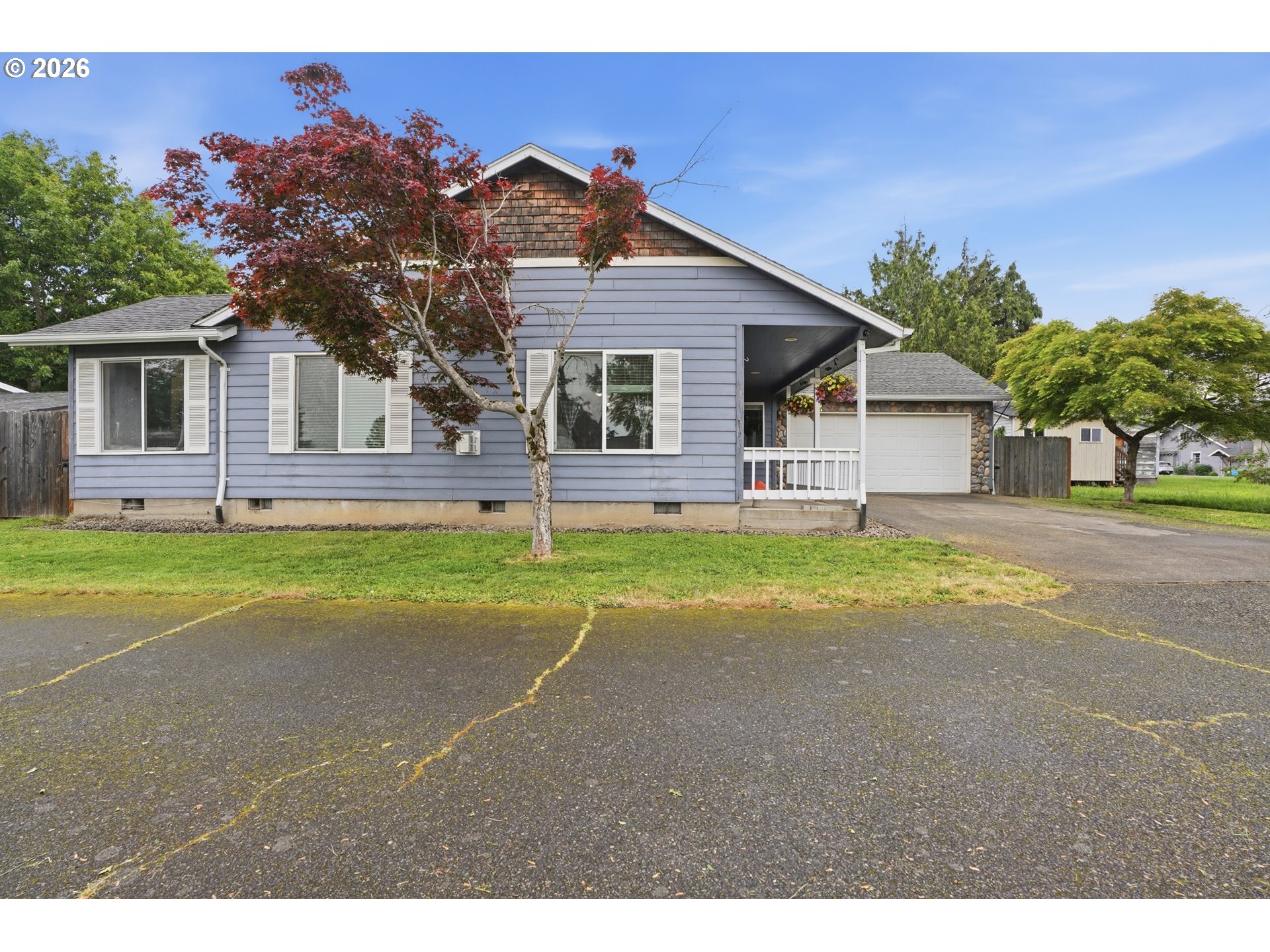 105 Toliver Road Molalla, OR 97038 - Photo 2 of 34 a front view of house with yard and green space