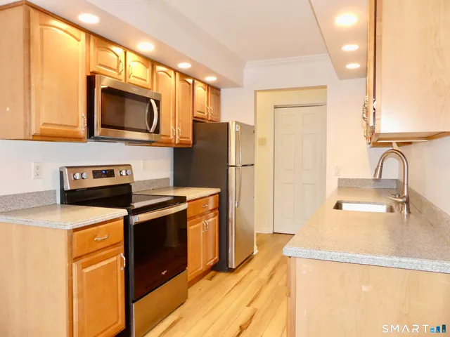 $2,850 | 50 Aiken Street, Unit 404, Norwalk, CT 06851