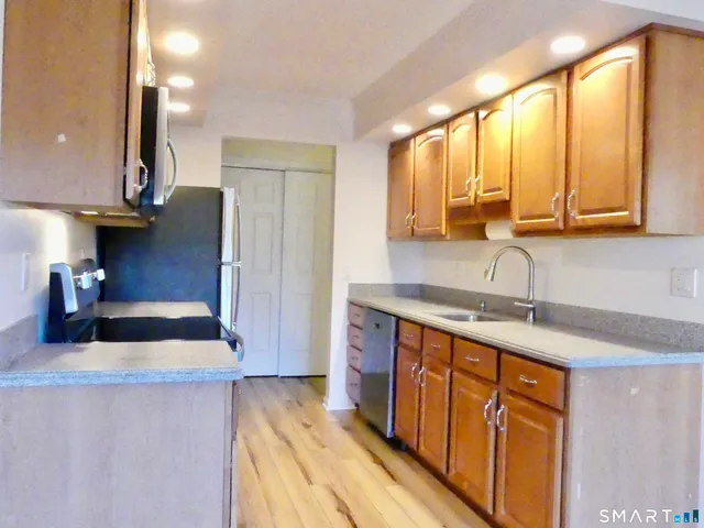 $2,900 | 50 Aiken Street, Unit 404, Norwalk, CT 06851