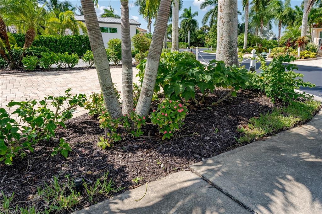 13562 Snapper Lane Naples, FL 34114 - Photo 12 of 32