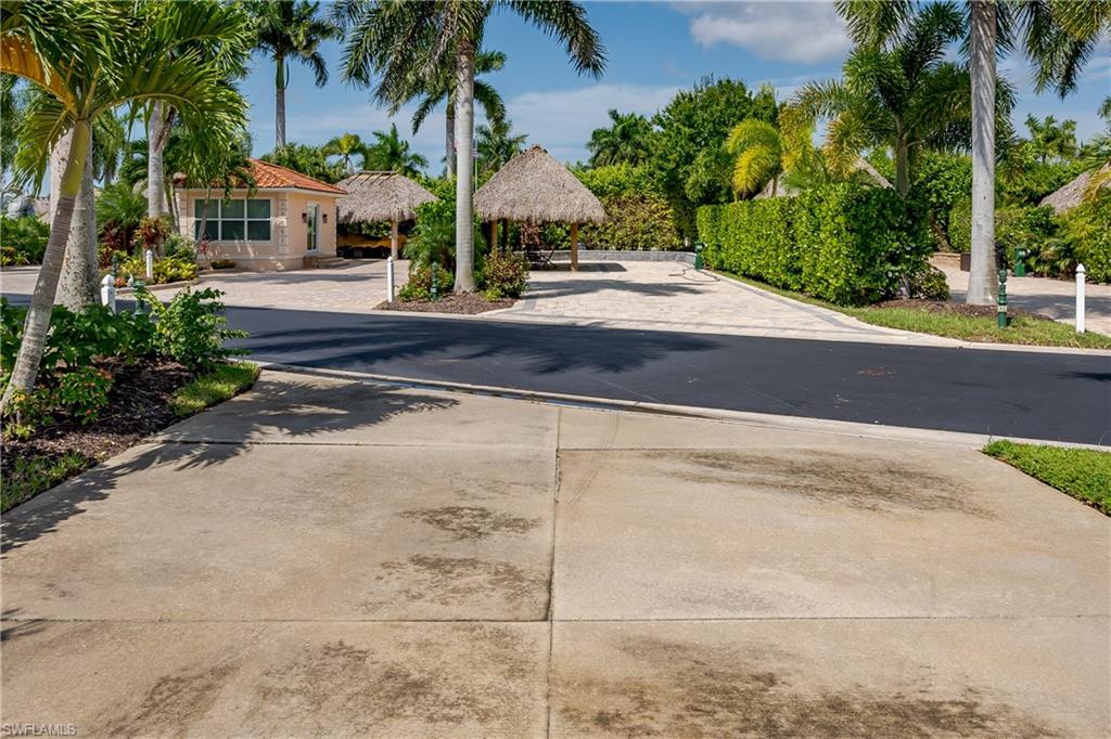 13562 Snapper Lane Naples, FL 34114 - Photo 16 of 32