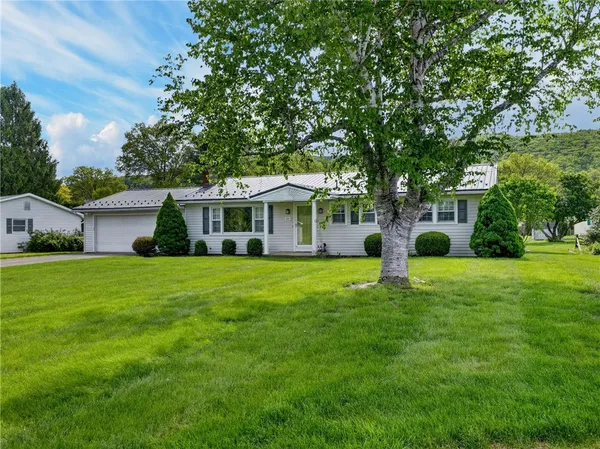 $359,900 | 27 Brookside Circle, Big Flats, NY 14903