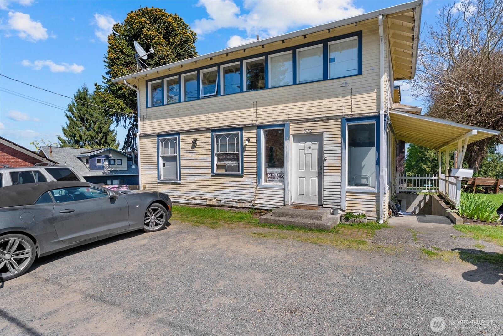 3732 Rockefeller Avenue Everett, WA 98201 - Photo 3 of 25