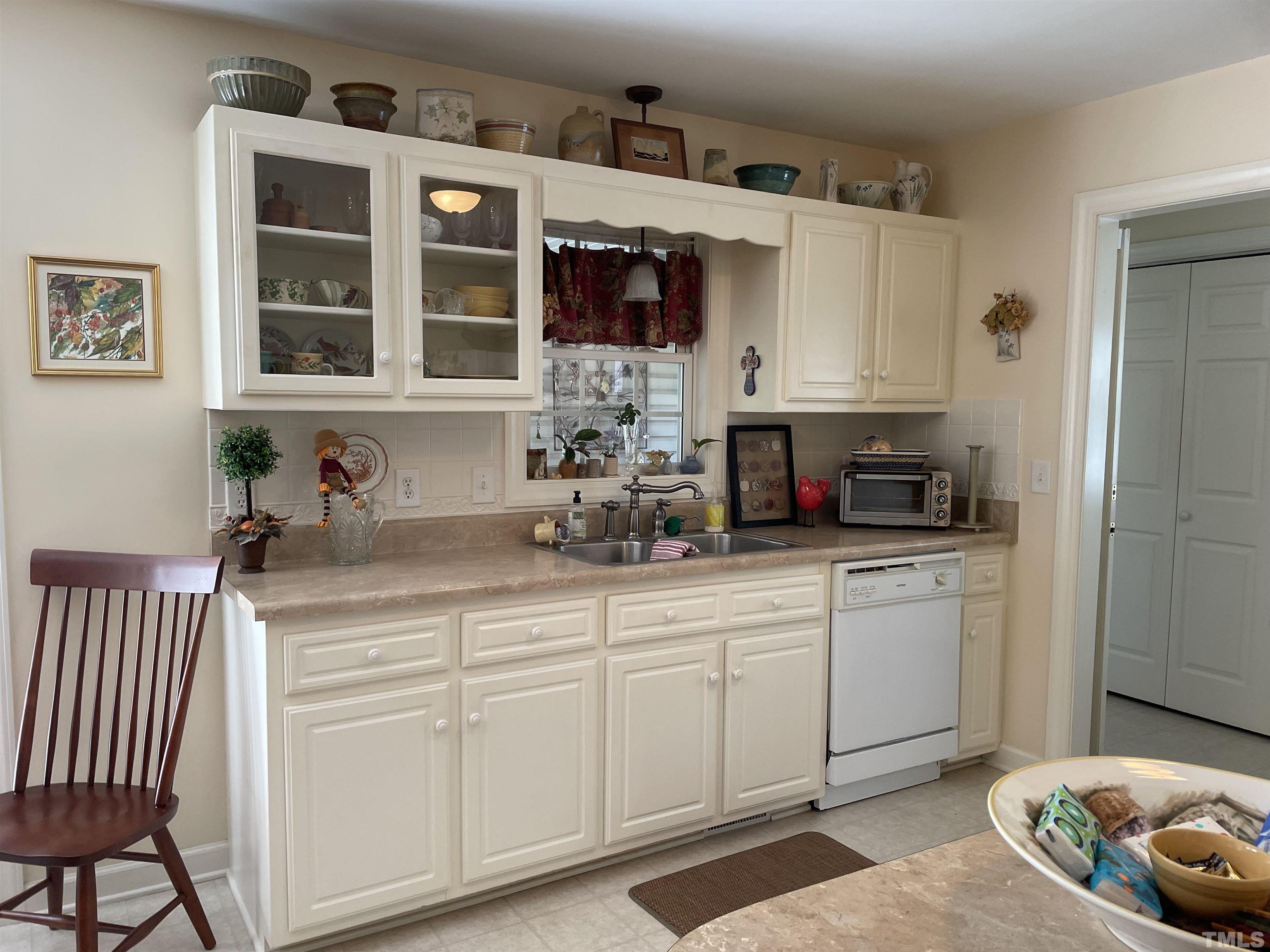 102 Beavertail Road Henderson, NC 27537 - Photo 11 of 19 Gallery Image 11