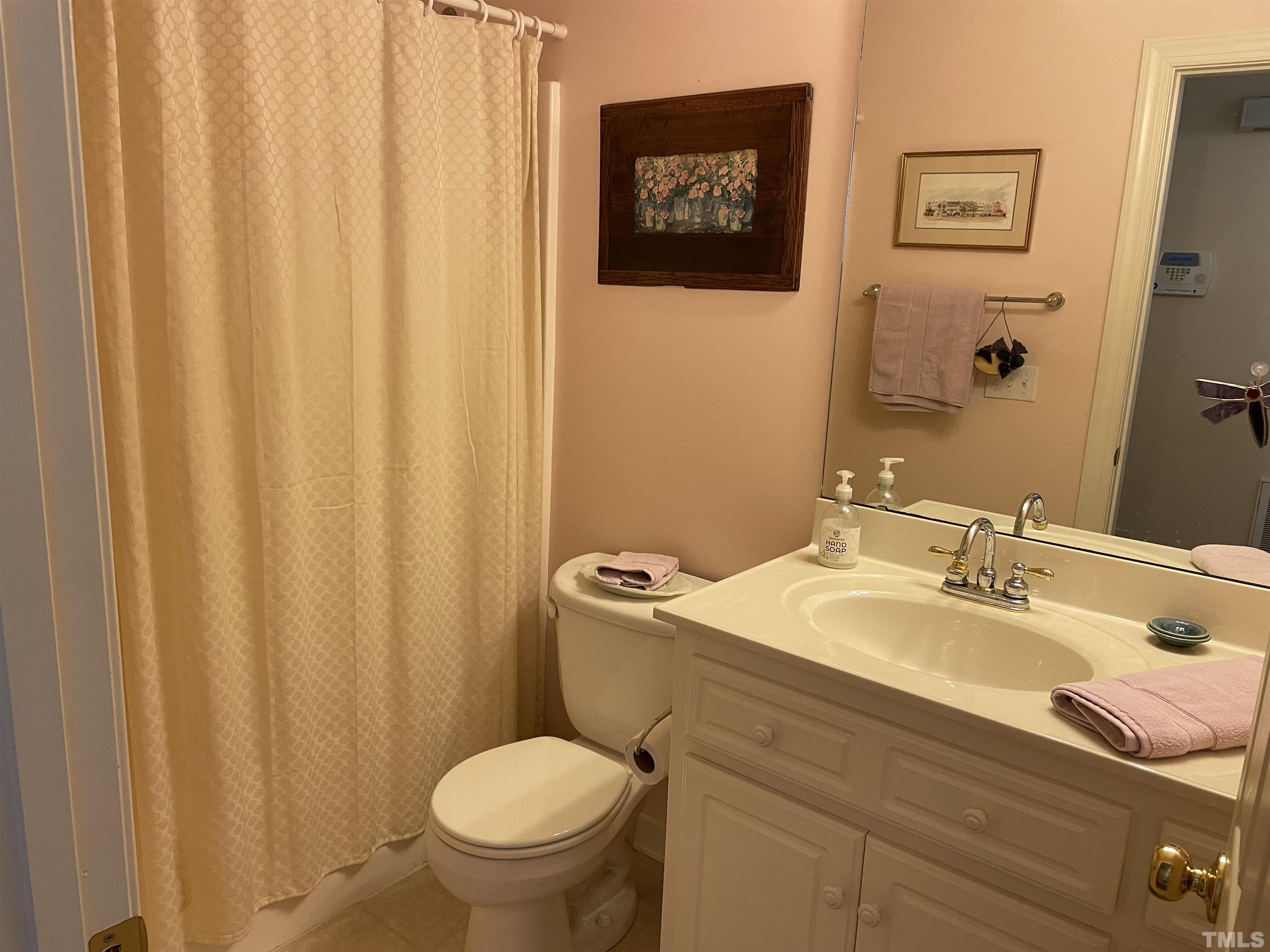 102 Beavertail Road Henderson, NC 27537 - Photo 7 of 19 Gallery Image 7