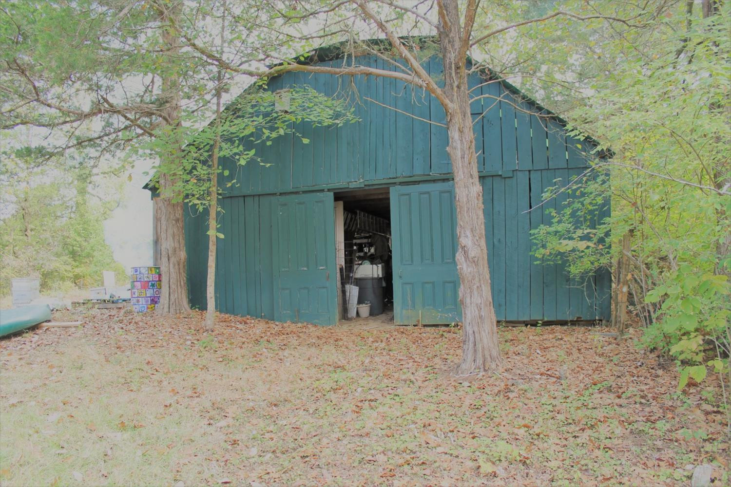 2746 Shadrick Ferry Road Frankfort, KY 40601 - Photo 47 of 47 Barn