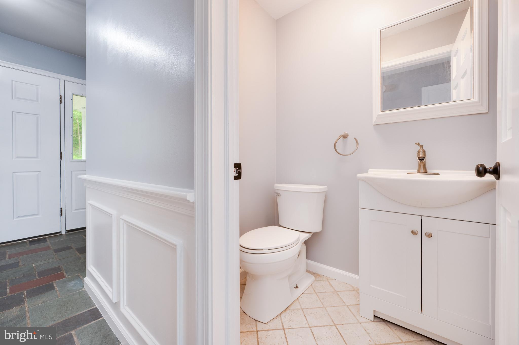 33 Edgewood Road Boyertown, PA 19512 - Photo 14 of 53 First floor bath