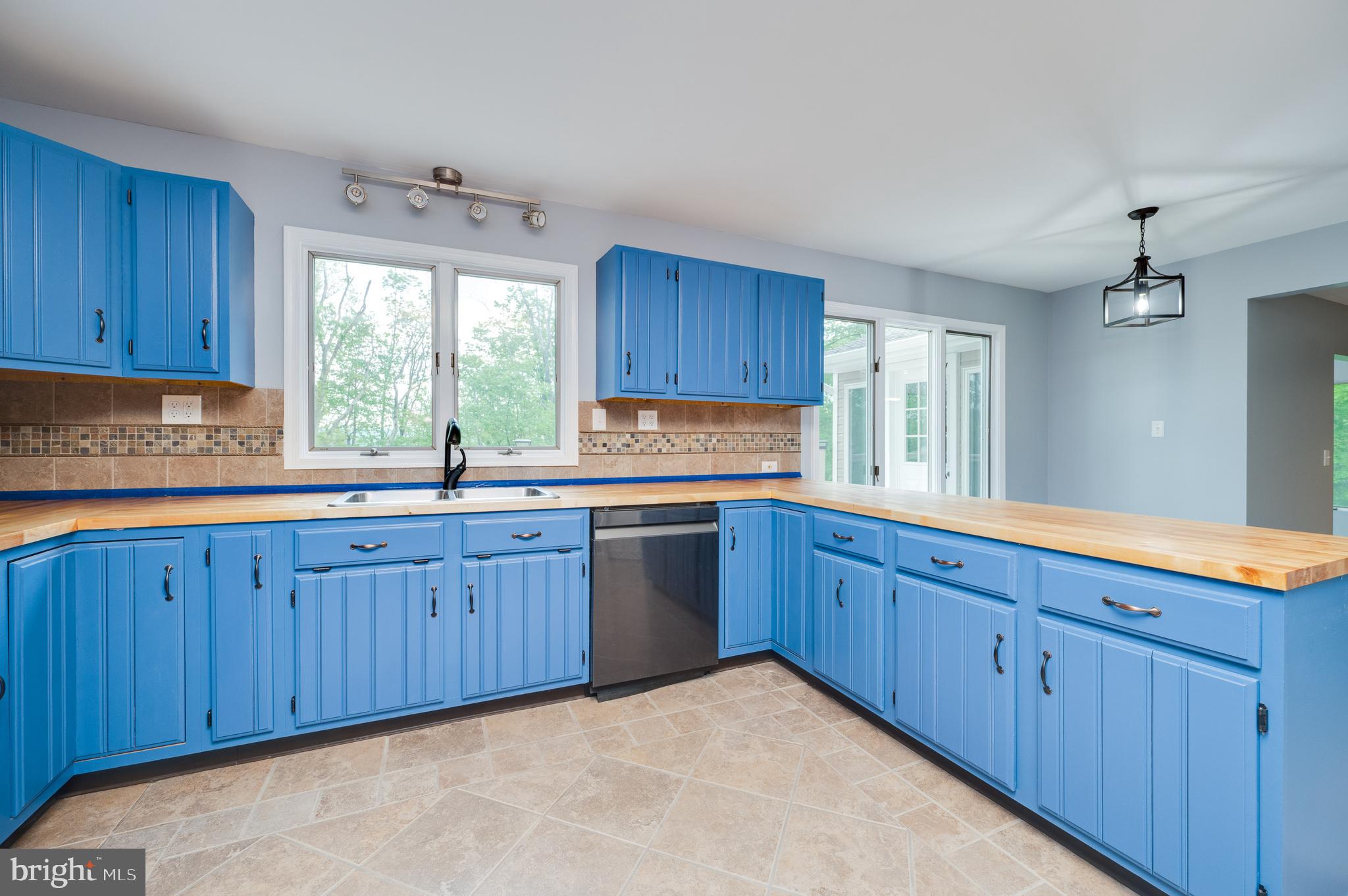 33 Edgewood Road Boyertown, PA 19512 - Photo 16 of 53 Kitchen