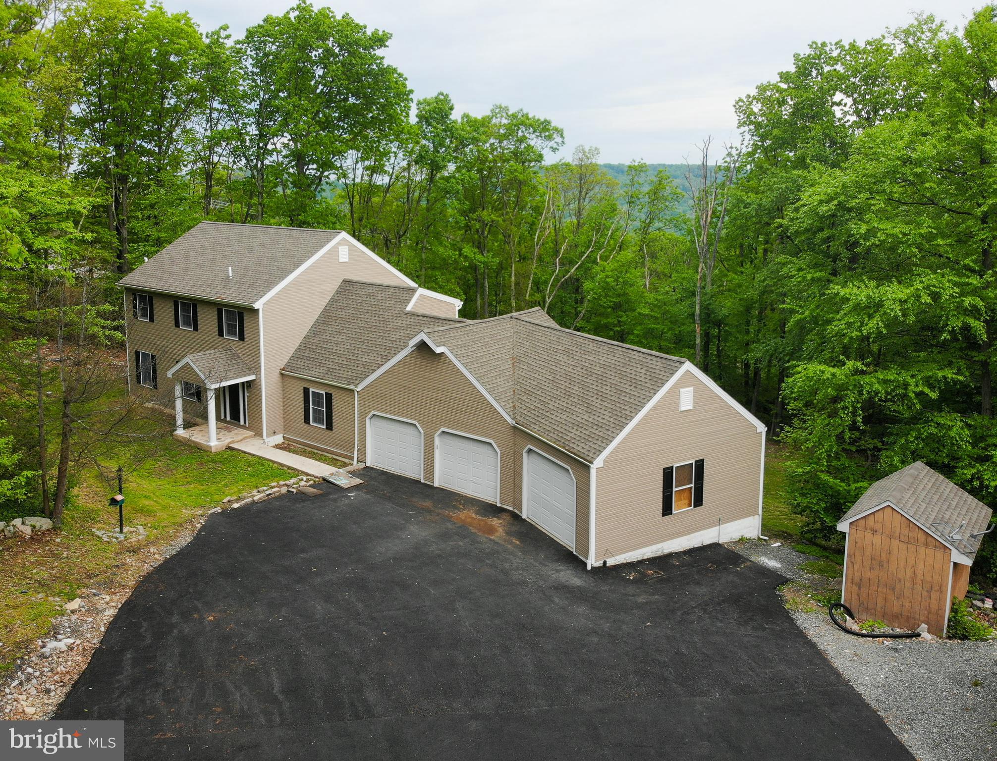 33 Edgewood Road Boyertown, PA 19512 - Photo 3 of 53