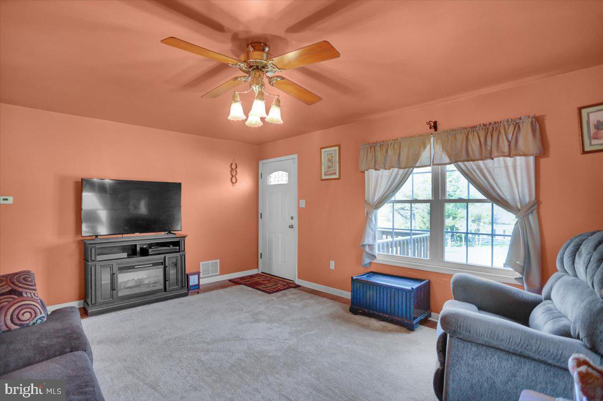 4150 Painted Sky Road Reading, PA 19606 - Photo 4 of 25 Gallery Image 4