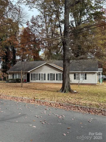 $435,000 | 5525 Wilora Lake Road, Charlotte, NC 28212