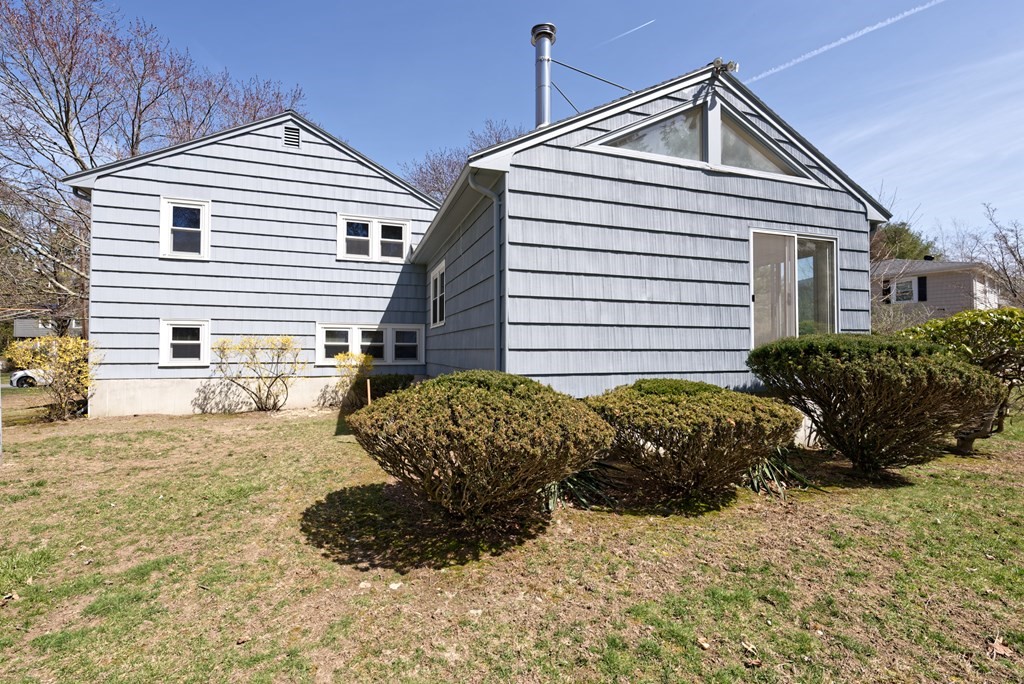 29 Shaw Farm Road Holliston, MA 01746 - Photo 5 of 37 Gallery Image 5