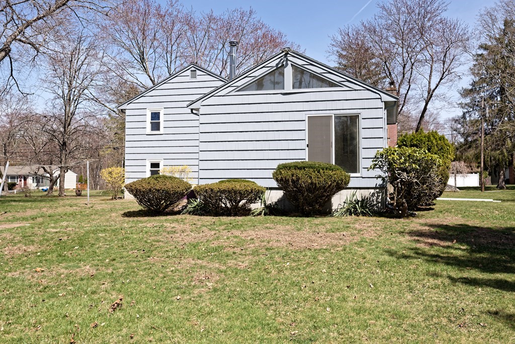 29 Shaw Farm Road Holliston, MA 01746 - Photo 6 of 37 Gallery Image 6