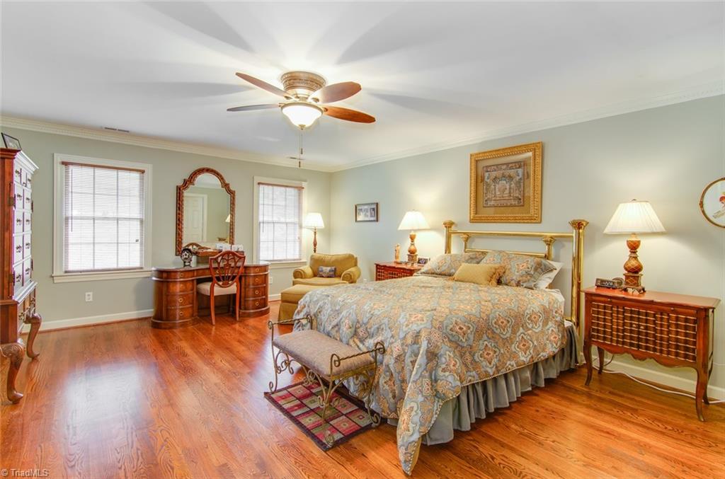 1301 Georgetown Court High Point, NC 27262 - Photo 14 of 29 Second floor master suite
