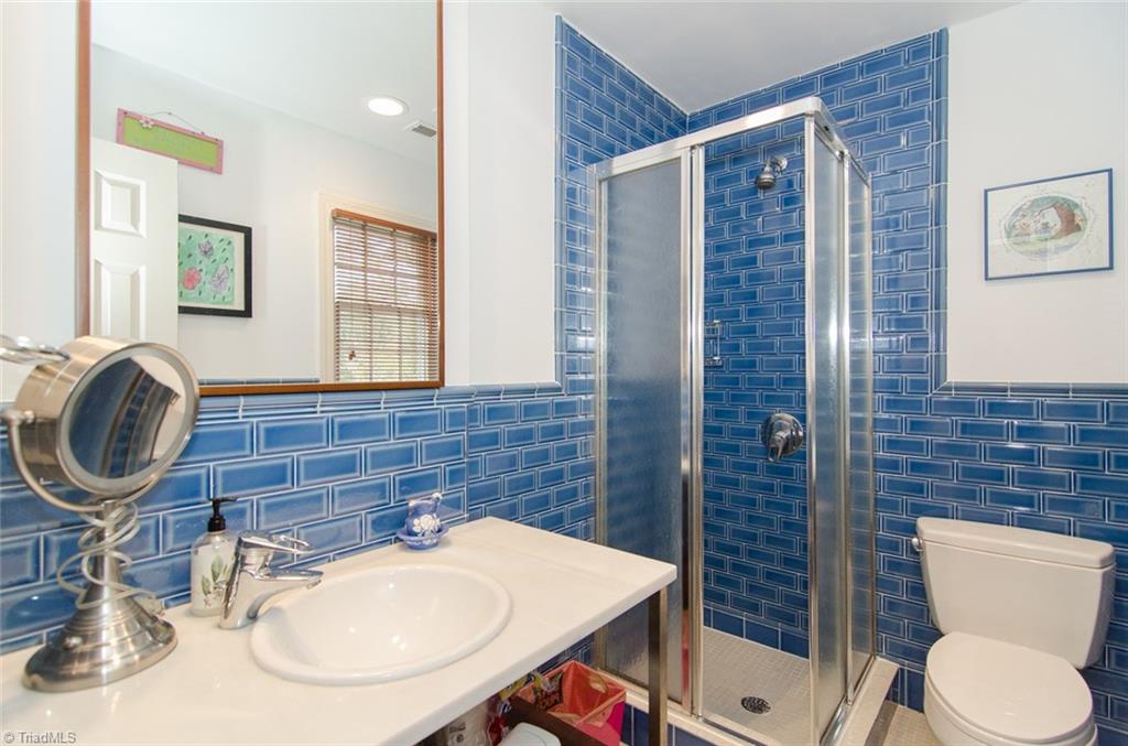 1301 Georgetown Court High Point, NC 27262 - Photo 22 of 29 Full bath in one of 3 master suites
