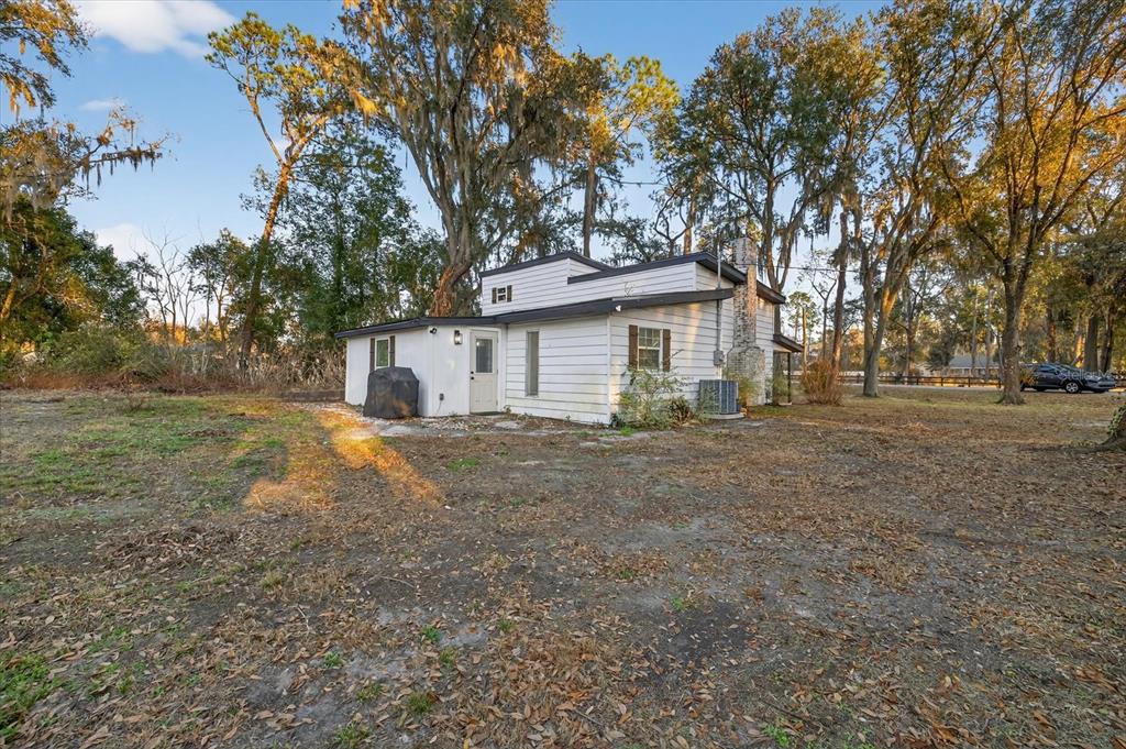 4233 Vinson Road Lakeland, FL 33810 - Photo 33 of 38 a view of a house with a yard