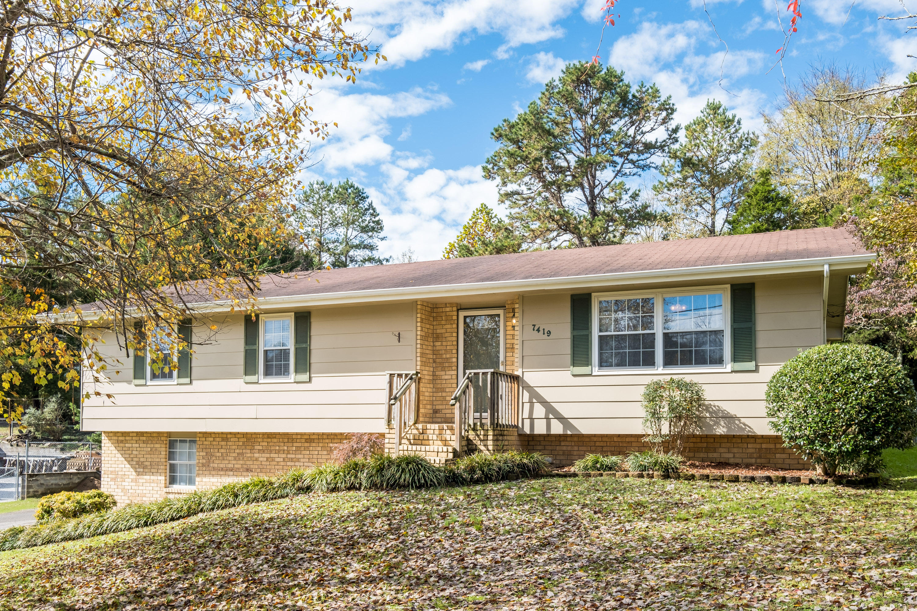 7419 South Dent Road Hixson, TN 37343 - Photo 1 of 27 7419_S_Dent_Rd_01