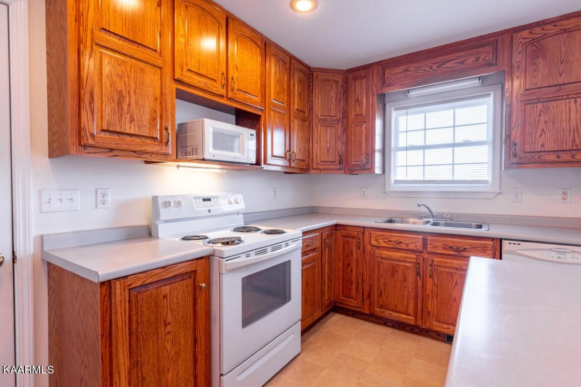 169 Robbins Road Crossville, TN 38572 - Photo 8 of 46 169 Robbins Rd-10 (Medium)