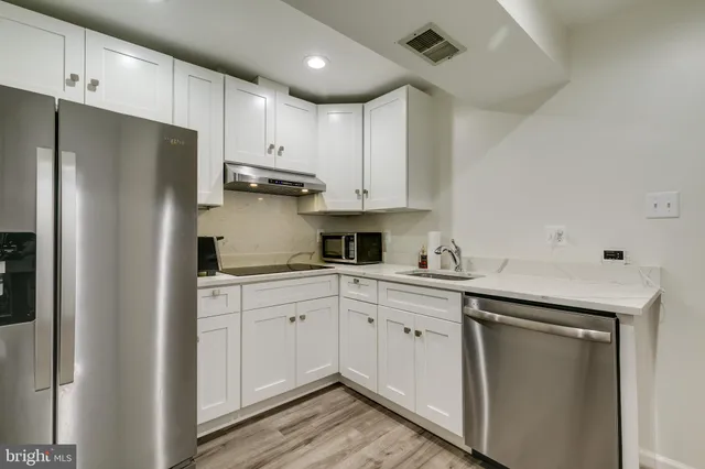 $1,750 | 12400 B Bennett Road, Oak Hill, VA 20171