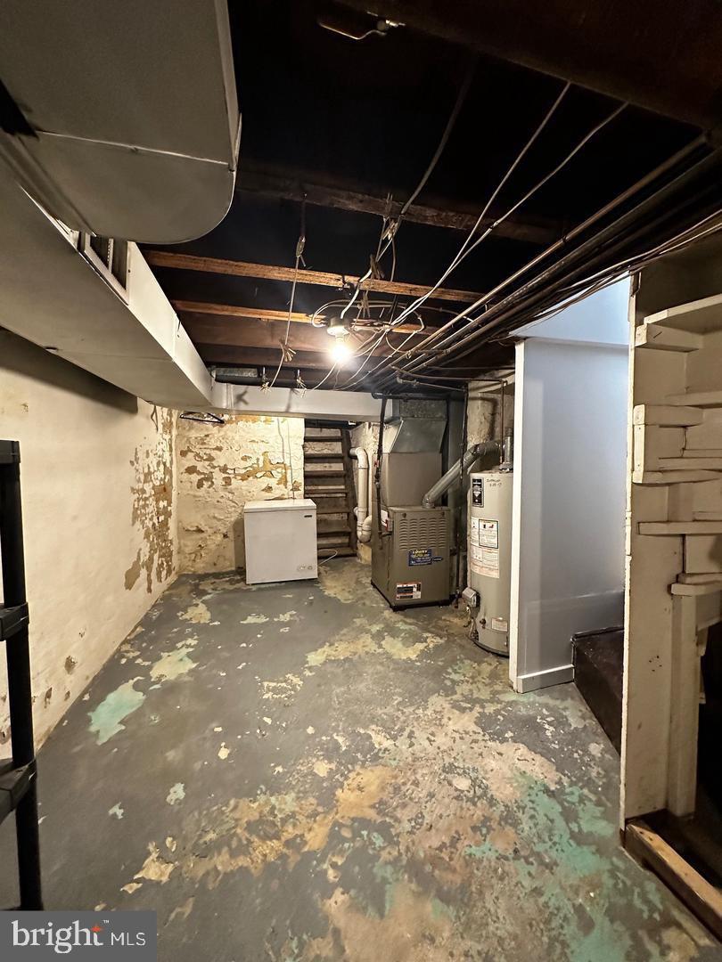 810 South Howard Street Philadelphia, PA 19147 - Photo 20 of 21 a view of a garage