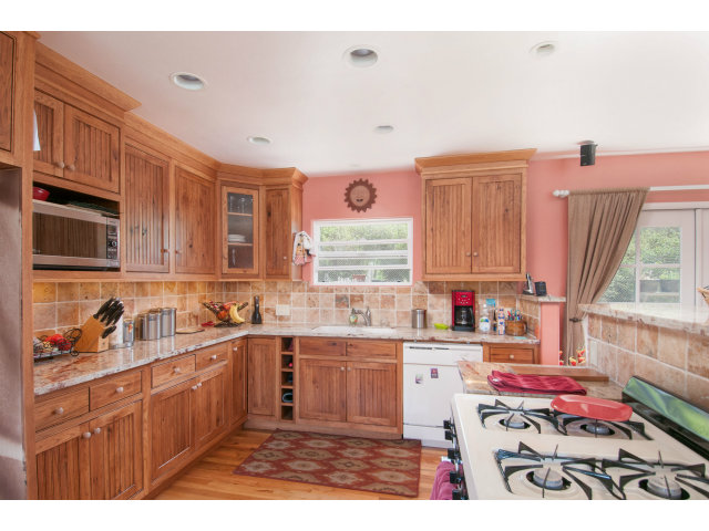 955 Rosita Road Del Rey Oaks, CA 93940 - Photo 4 of 16 Gallery Image 4