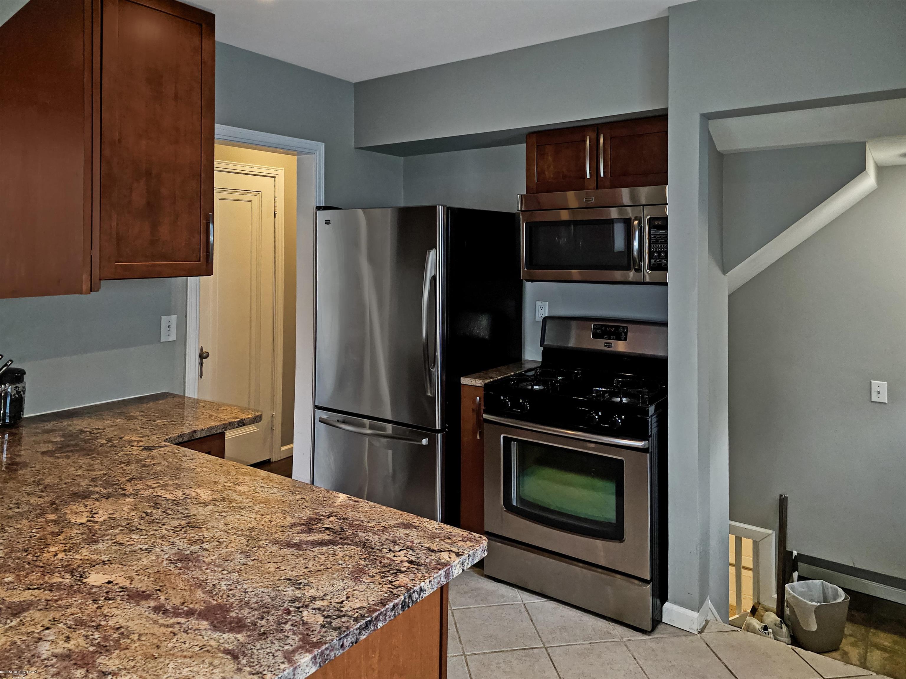 1036 Columbia Road Berkley, MI 48072 - Photo 5 of 14