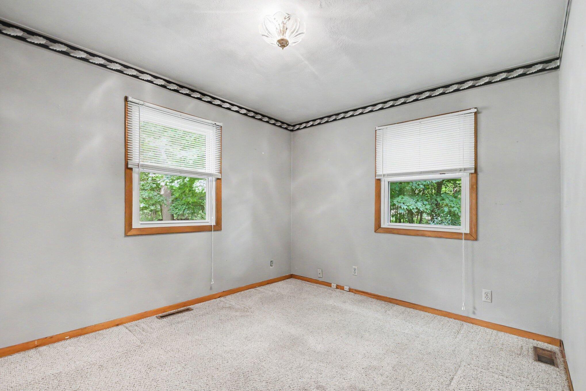 69513 Leet Road Niles, MI 49120 - Photo 15 of 26 015_file_1370