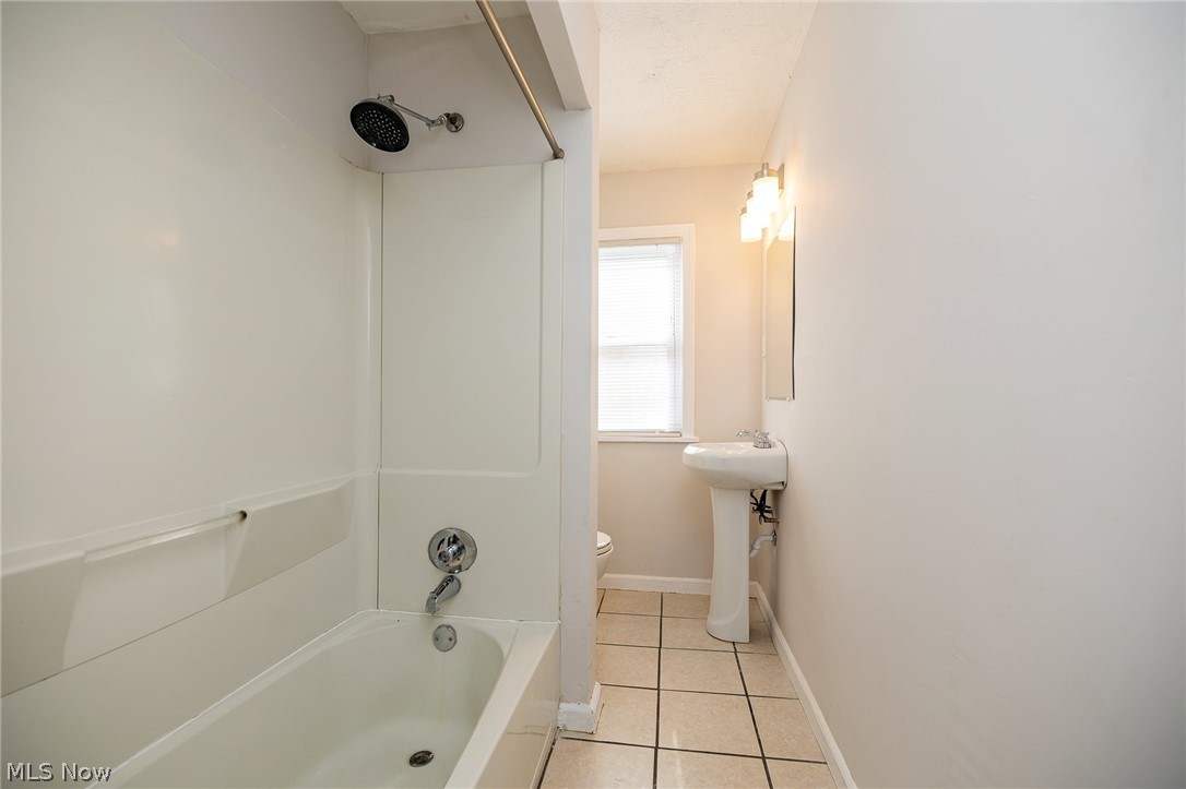 948 South Green Road Cleveland, OH 44121 - Photo 13 of 22 Gallery Image 13