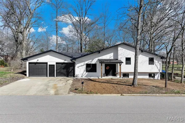 $369,900 | 436 North Olive Street, Trenton, IL 62293