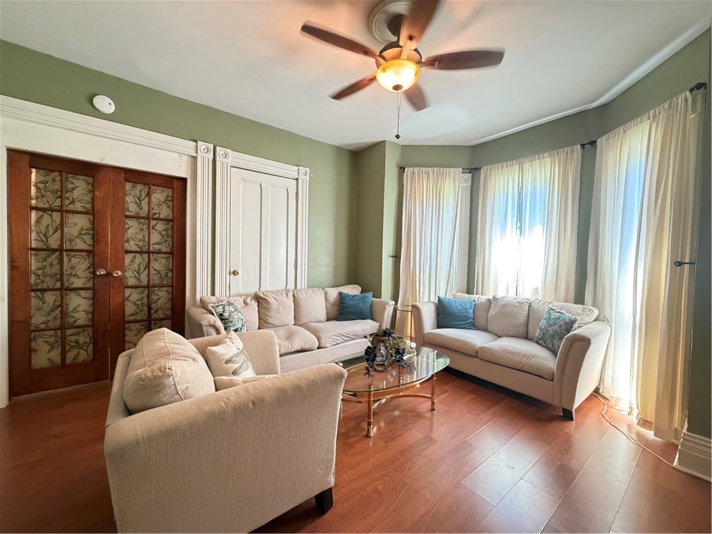 39 Edmonds Street Rochester, NY 14607 - Photo 4 of 25 Downstairs Unit