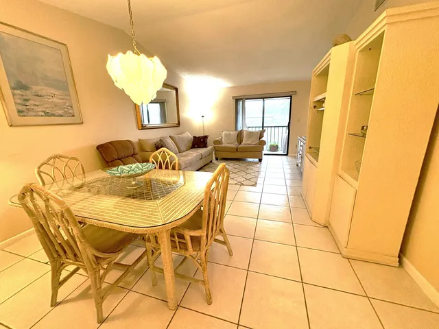 $2,000 | 9485 Boca Cove Circle, Unit 709, Boca Raton, FL 33428