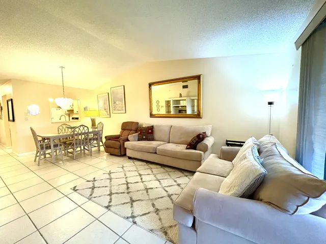 $2,000 | 9485 Boca Cove Circle, Unit 709, Boca Raton, FL 33428