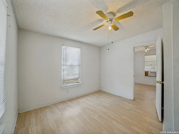$1,950 | 923 Sunglo Drive, San Antonio, TX 78221