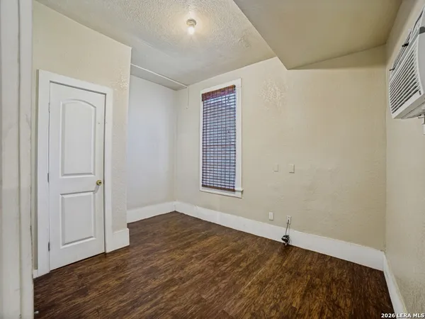 $1,950 | 923 Sunglo Drive, San Antonio, TX 78221