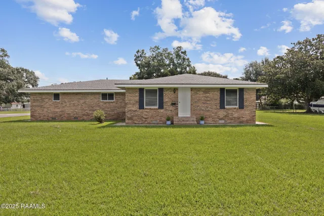 $195,000 | 711 North Deshotel Avenue, Kaplan, LA 70548