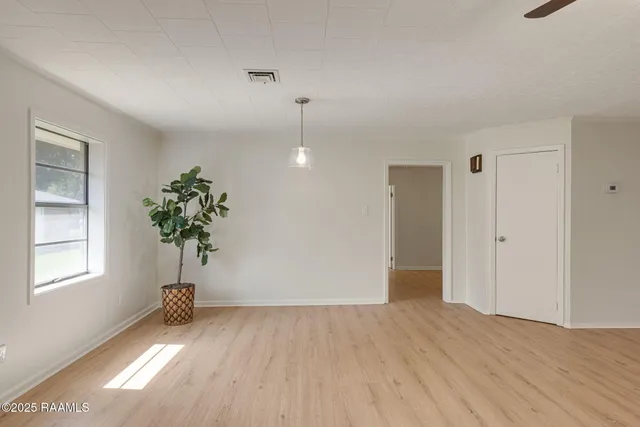$195,000 | 711 North Deshotel Avenue, Kaplan, LA 70548