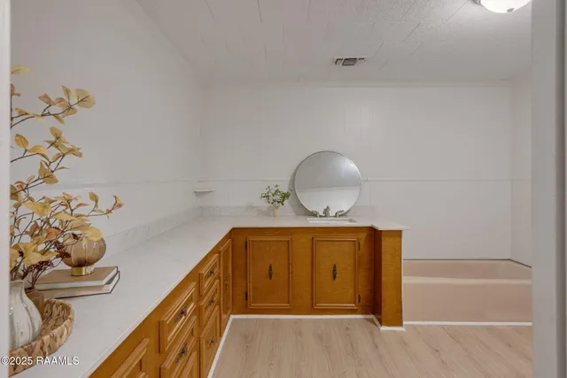 $195,000 | 711 North Deshotel Avenue, Kaplan, LA 70548