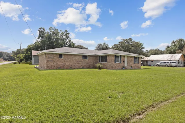 $195,000 | 711 North Deshotel Avenue, Kaplan, LA 70548