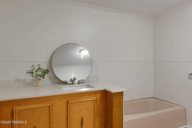 $195,000 | 711 North Deshotel Avenue, Kaplan, LA 70548