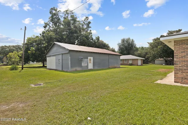 $195,000 | 711 North Deshotel Avenue, Kaplan, LA 70548