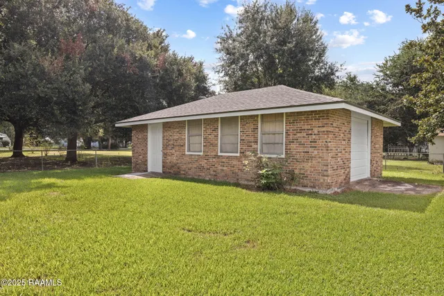 $195,000 | 711 North Deshotel Avenue, Kaplan, LA 70548